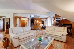 The Elegant Penthouse - Ampio Attico con Posto Auto